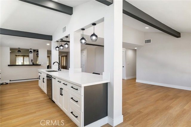 19945 Gresham Street, Northridge (los Angeles), CA 91324