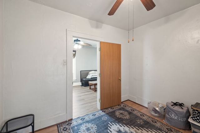 804 E 21st Court, Des Moines, IA 50317