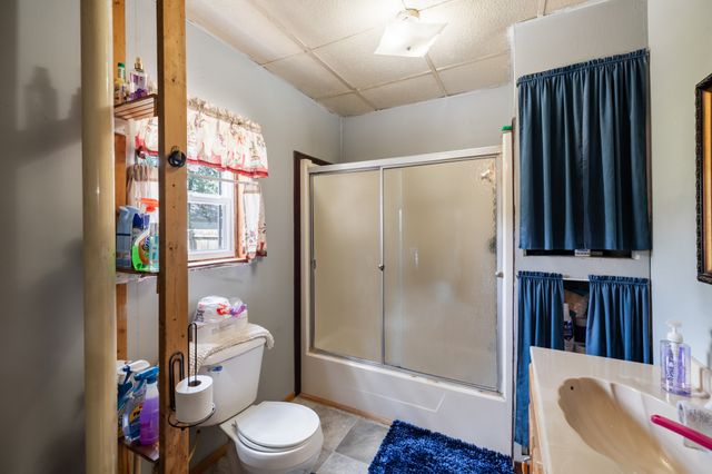 804 E 21st Court, Des Moines, IA 50317