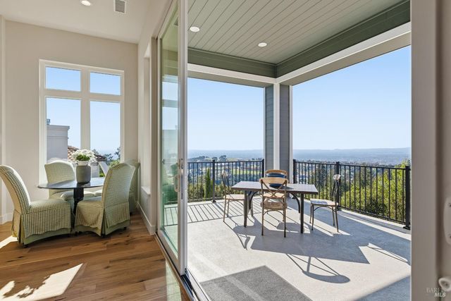 3945 Parker Hill Rd, Santa Rosa, CA 95404