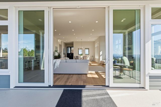 3945 Parker Hill Rd, Santa Rosa, CA 95404