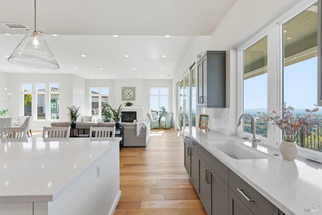 3945 Parker Hill Rd, Santa Rosa, CA 95404