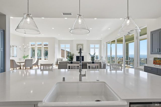 3945 Parker Hill Rd, Santa Rosa, CA 95404