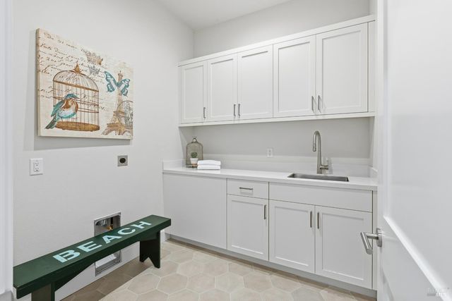 3945 Parker Hill Rd, Santa Rosa, CA 95404