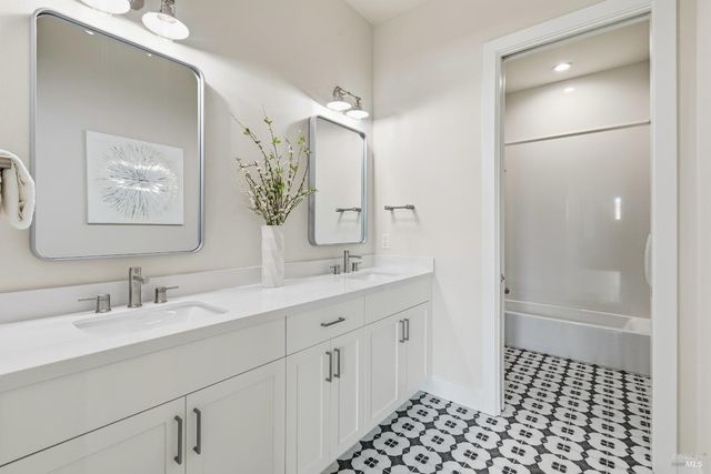 3945 Parker Hill Rd, Santa Rosa, CA 95404