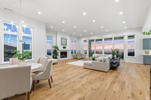 3945 Parker Hill Rd, Santa Rosa, CA 95404