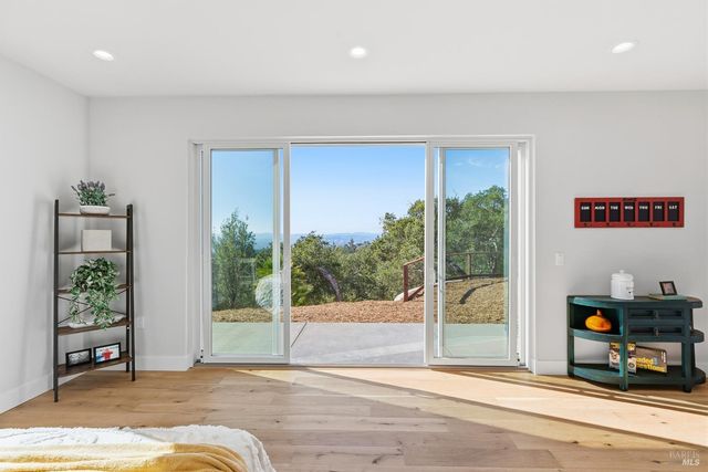 3945 Parker Hill Rd, Santa Rosa, CA 95404