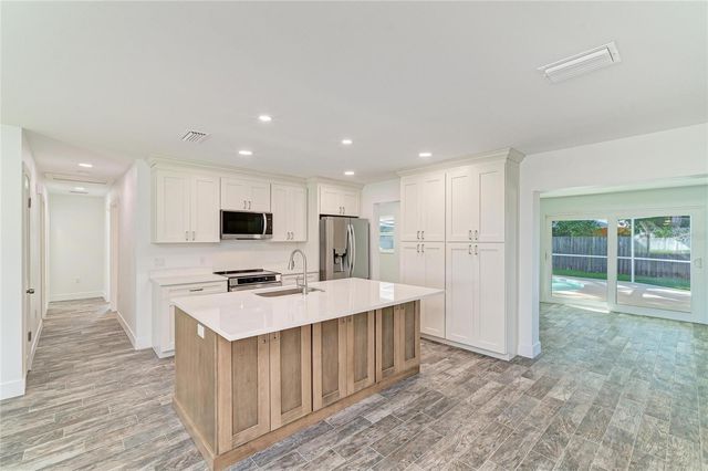 6105 7TH AVENUE DRIVE W, Bradenton, FL 34209