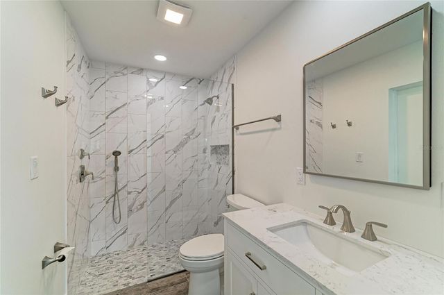 6105 7TH AVENUE DRIVE W, Bradenton, FL 34209