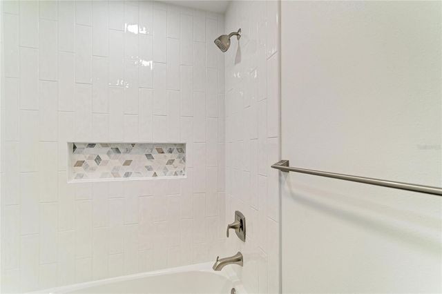 6105 7TH AVENUE DRIVE W, Bradenton, FL 34209