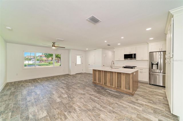 6105 7TH AVENUE DRIVE W, Bradenton, FL 34209