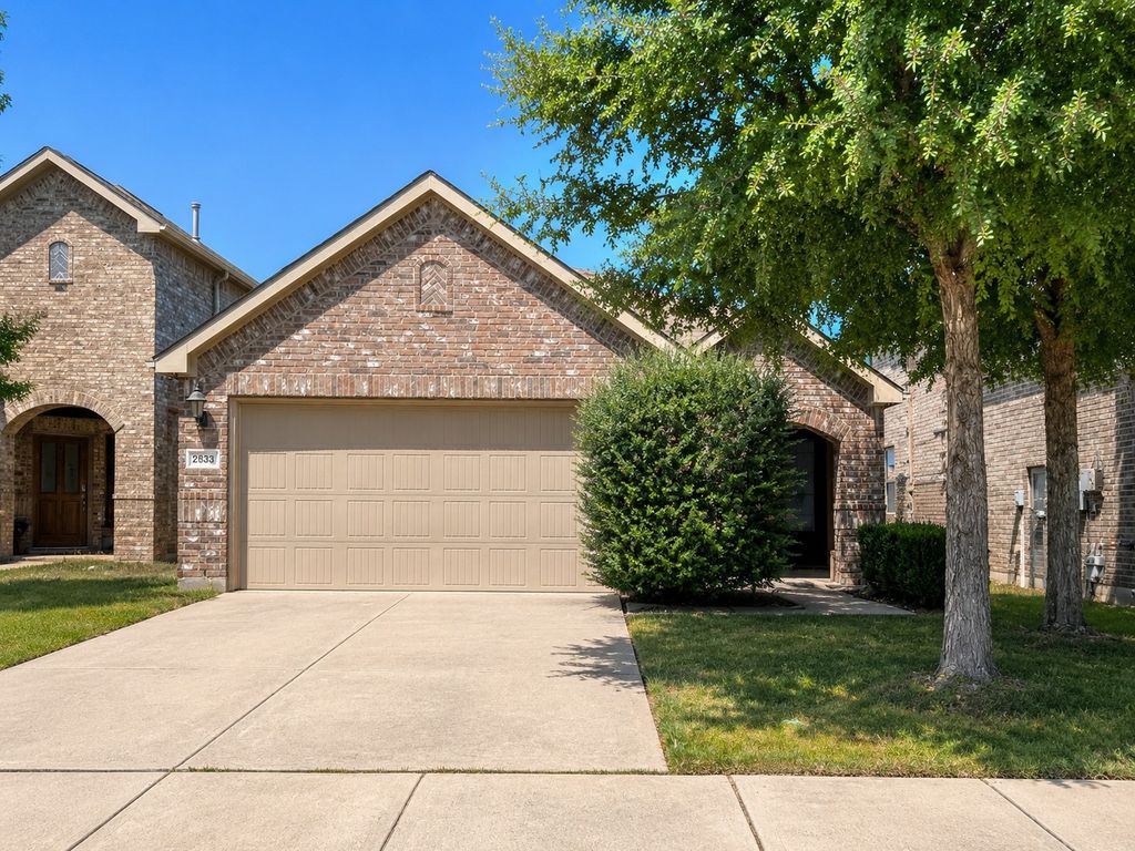 2833 Houston Wood Drive, Fort Worth, TX 76244