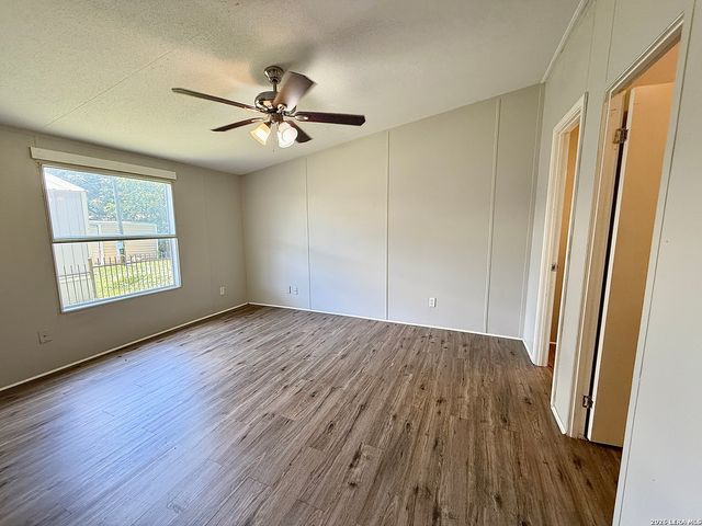 319 E ZIPP RD, New Braunfels, TX 78130