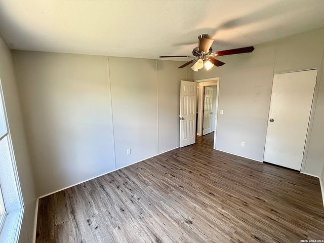 319 E ZIPP RD, New Braunfels, TX 78130