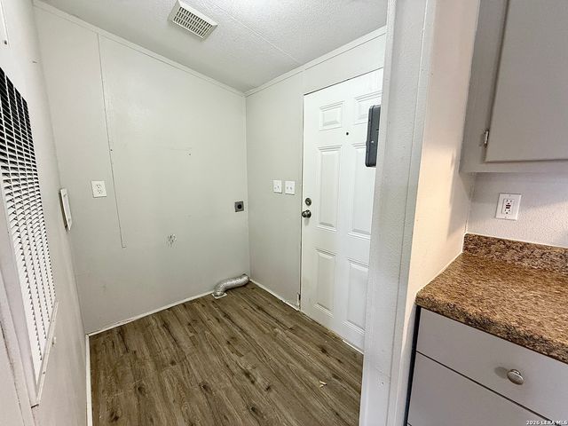 319 E ZIPP RD, New Braunfels, TX 78130