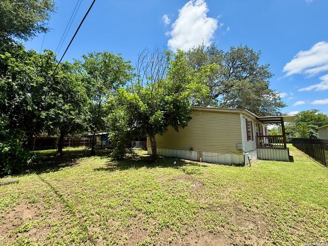 319 E ZIPP RD, New Braunfels, TX 78130