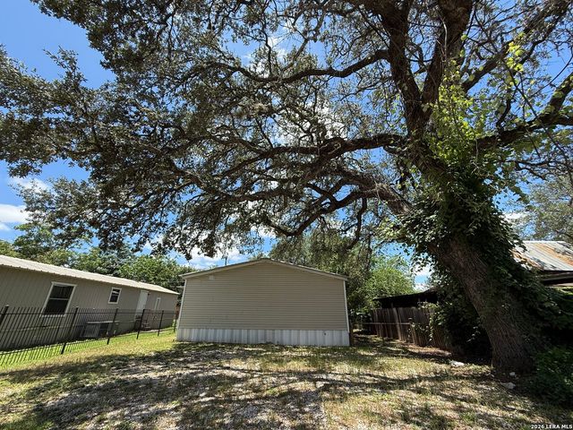 319 E ZIPP RD, New Braunfels, TX 78130