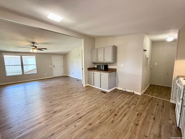 319 E ZIPP RD, New Braunfels, TX 78130