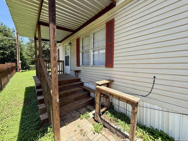319 E ZIPP RD, New Braunfels, TX 78130