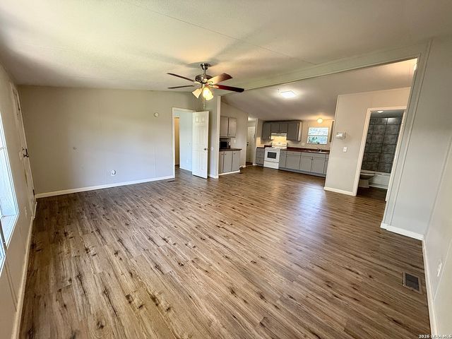 319 E ZIPP RD, New Braunfels, TX 78130