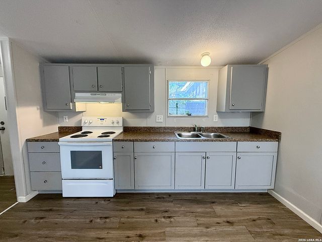 319 E ZIPP RD, New Braunfels, TX 78130