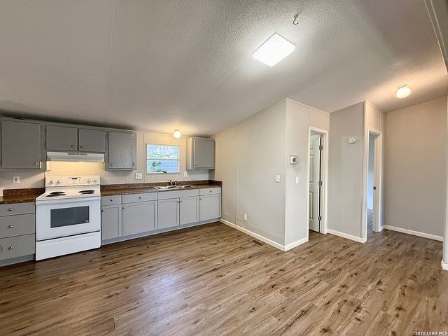 319 E ZIPP RD, New Braunfels, TX 78130
