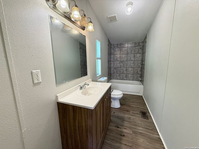 319 E ZIPP RD, New Braunfels, TX 78130