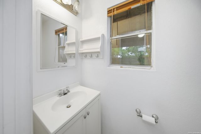 8226 Grand bnd, San Antonio, TX 78250