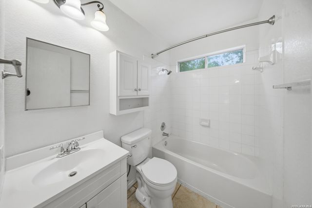 8226 Grand bnd, San Antonio, TX 78250