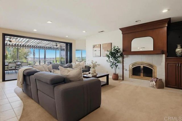 2171 Paseo Grande, El Cajon, CA 92019