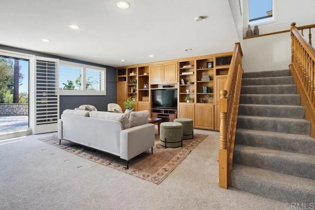 2171 Paseo Grande, El Cajon, CA 92019