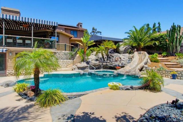2171 Paseo Grande, El Cajon, CA 92019