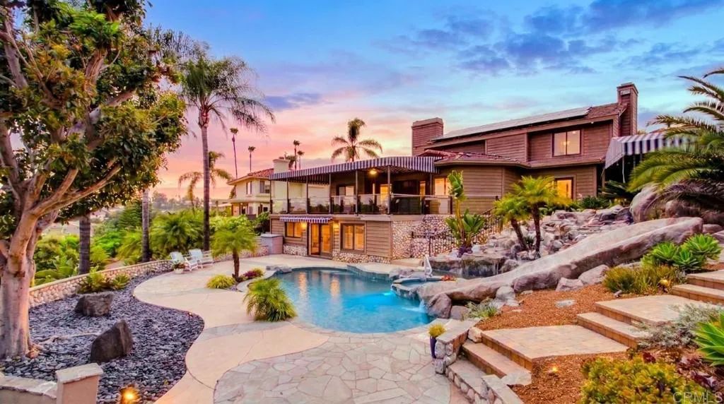 2171 Paseo Grande, El Cajon, CA 92019