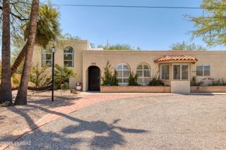 2767 N Desert Avenue, Tucson, AZ 85712