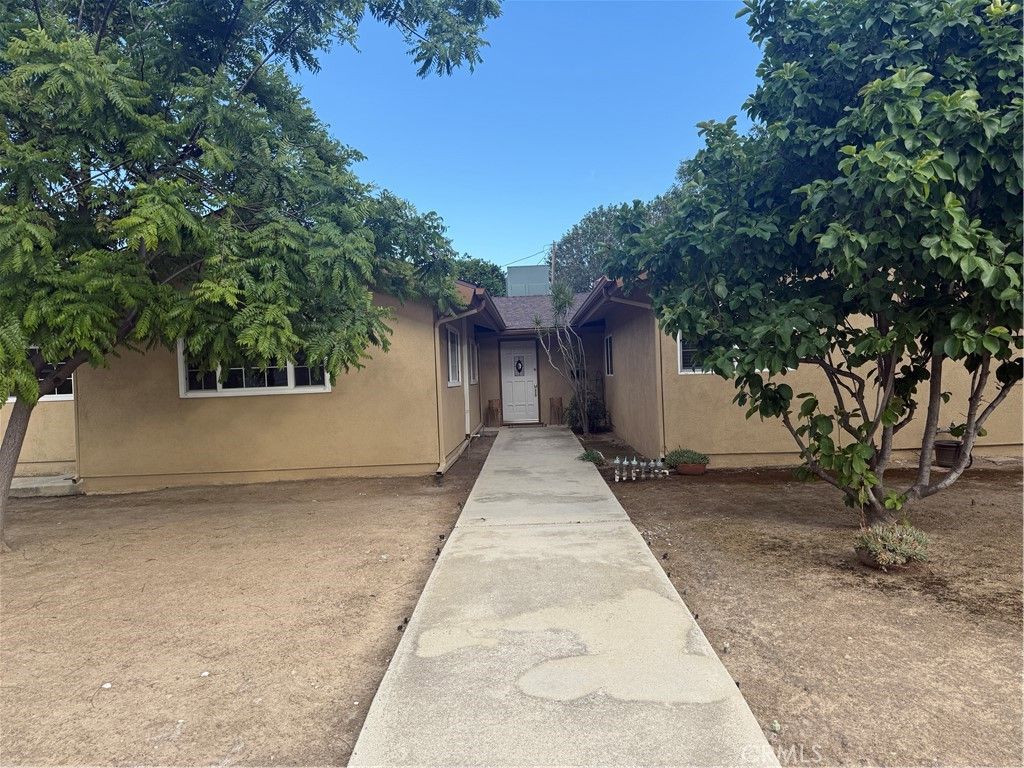 Image 1 of property listing at 22640 Cohasset, West Hills, CA 91307