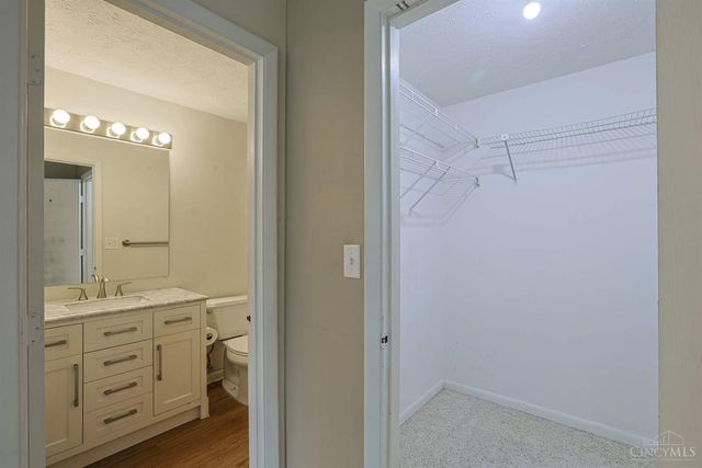 5984 Meadowcreek Drive, Miami Twp, OH 45150
