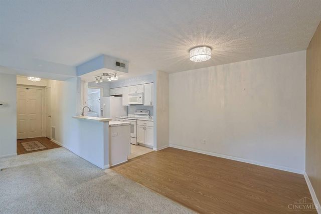 5984 Meadowcreek Drive, Miami Twp, OH 45150