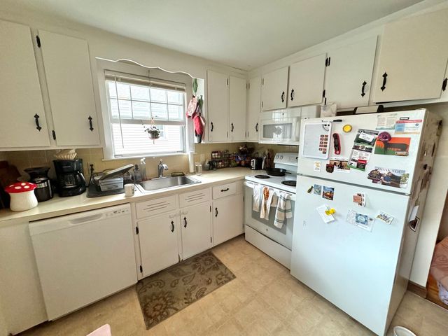 56 Nathan Rd 1, Waltham, MA 02453