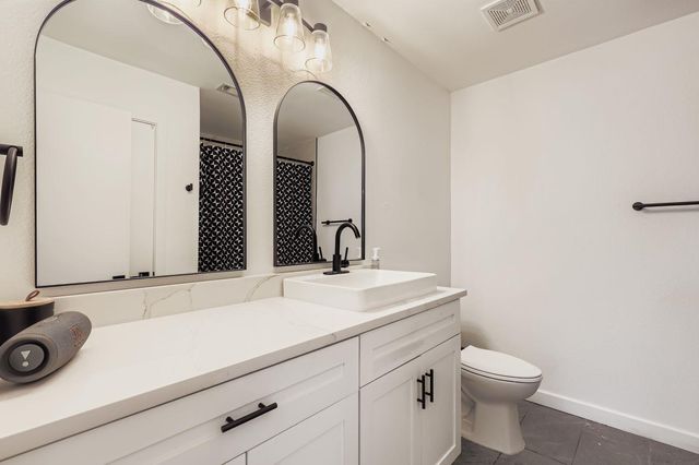 1202 Hughmont DR, Pflugerville, TX 78660