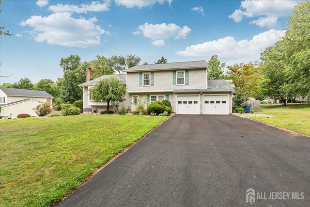 102 Fawn Drive, Old Bridge, NJ 07747