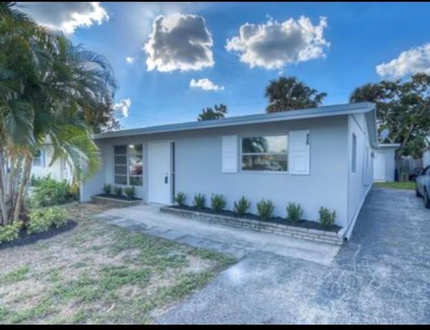 420 SE PARKWAY Drive, Stuart, FL 34996