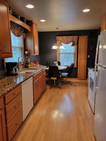 7275 N Navajo AVENUE, Glendale, WI 53217