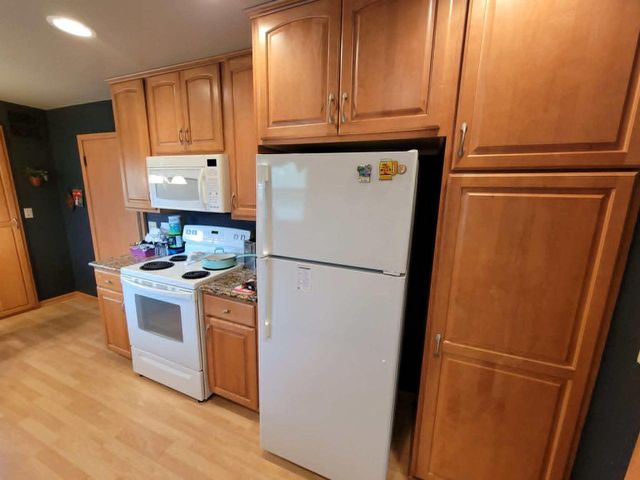 7275 N Navajo AVENUE, Glendale, WI 53217