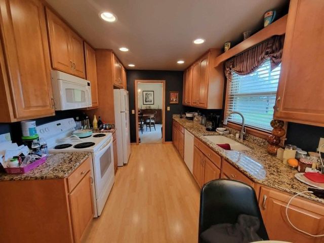 7275 N Navajo AVENUE, Glendale, WI 53217