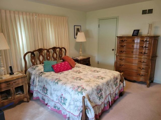 7275 N Navajo AVENUE, Glendale, WI 53217
