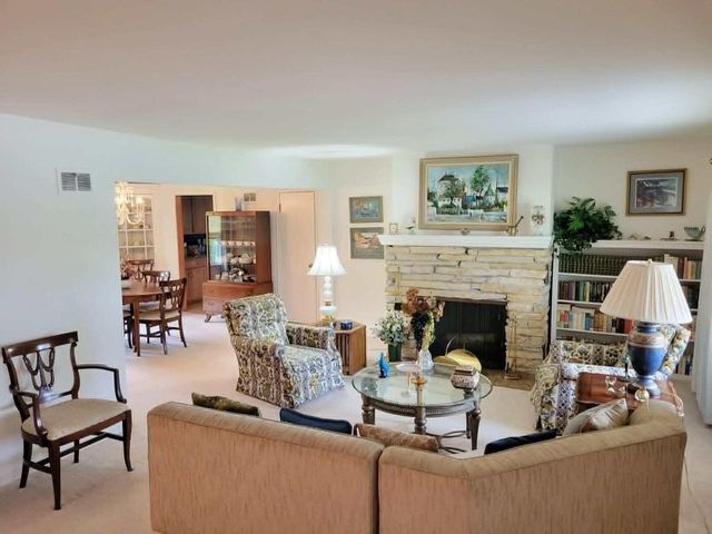 7275 N Navajo AVENUE, Glendale, WI 53217