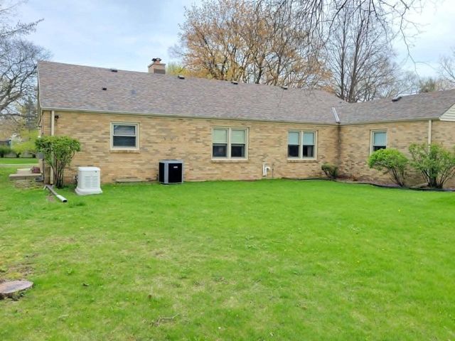 7275 N Navajo AVENUE, Glendale, WI 53217