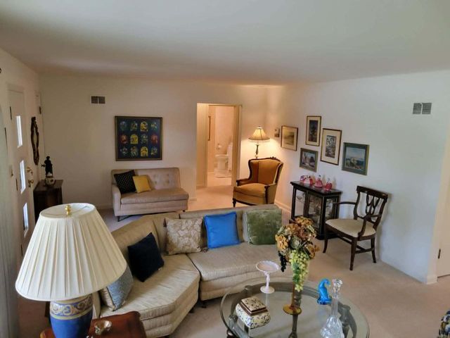7275 N Navajo AVENUE, Glendale, WI 53217