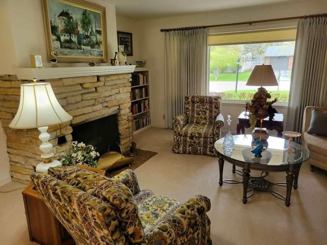 7275 N Navajo AVENUE, Glendale, WI 53217
