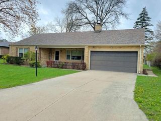 7275 N Navajo AVENUE, Glendale, WI 53217
